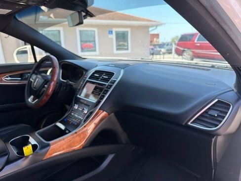 Used 2019 Lincoln Nautilus Reserve AWD/4WD image 13