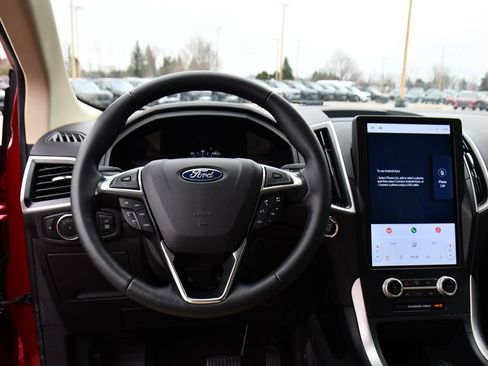 Used 2024 Ford Edge SEL w/ Convenience Package image 12