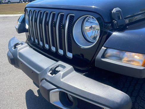 Used 2020 Jeep Wrangler Unlimited Sahara image 11