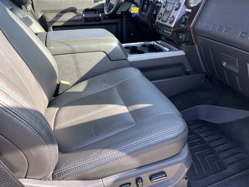 Used 2016 Ford F250 Platinum w/ FX4 Off-Road Package image 22