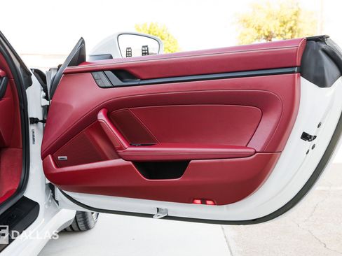 Used 2022 Porsche 911 Targa 4 GTS image 39