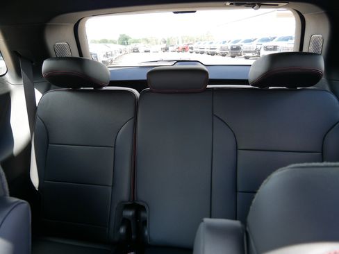 New 2026 Chevrolet Traverse RS w/ LPO, Floor Liner Package AWD/4WD image 12