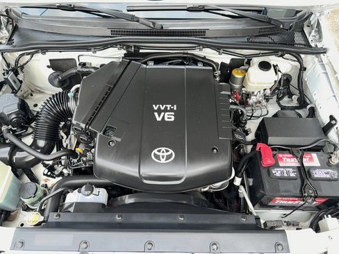 Used 2012 Toyota Tacoma 4x4 Access Cab V6 w/ TRD Off-Road Pkg image 29