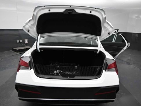 New 2026 Hyundai Elantra SEL Sport FWD image 13