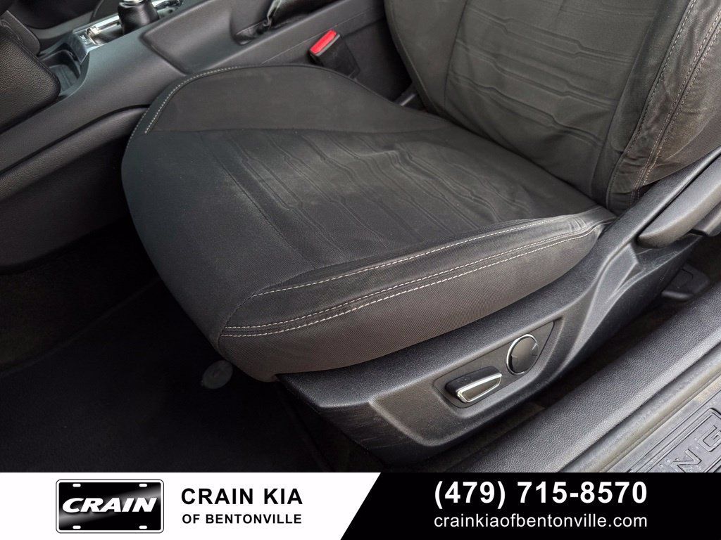 Used 2017 Ford Mustang Coupe RWD image 22