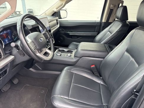 Used 2024 Ford Expedition XLT image 20