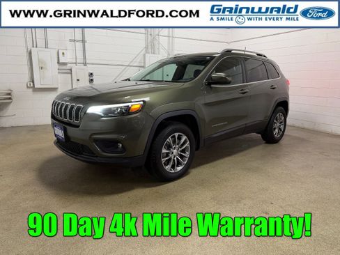 Used 2019 Jeep Cherokee Latitude Plus w/ Cold Weather Group AWD/4WD image 1