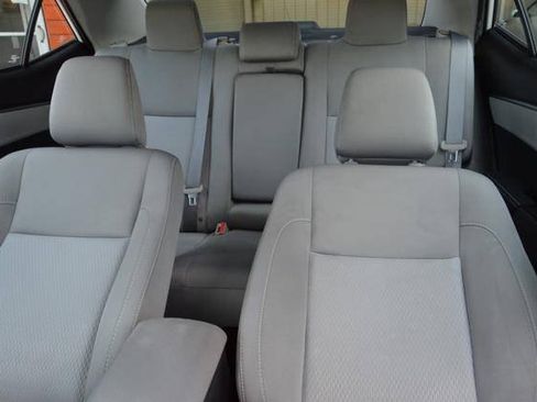 Used 2015 Toyota Corolla LE FWD image 17