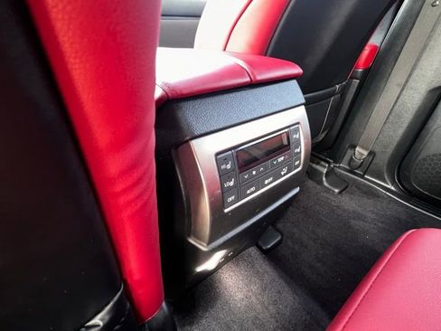 Used 2022 Lexus GX 460 Premium w/ Premium Package image 29