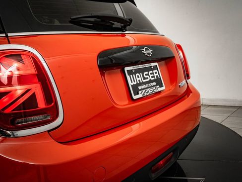 Used 2019 MINI Cooper 2-Door Hardtop FWD image 18