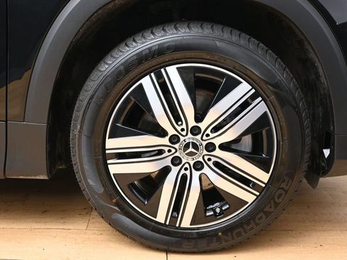 Used 2023 Mercedes-Benz EQB 300 4MATIC w/ Exclusive Package image 13
