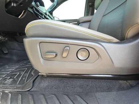 Used 2025 Chevrolet Colorado ZR2 w/ Midnight Edition AWD/4WD image 23