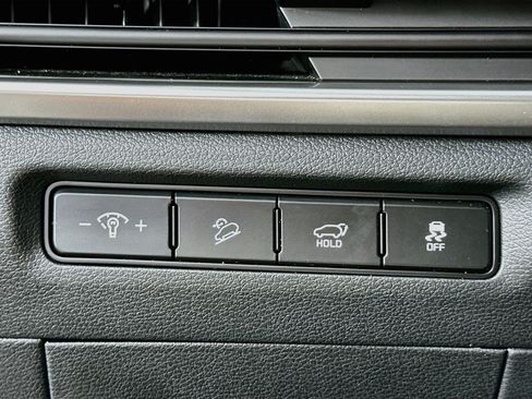 Used 2025 Kia Telluride S FWD image 17