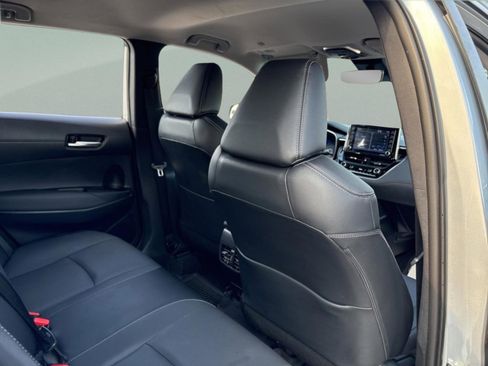 Used 2022 Toyota Corolla Cross XLE image 34