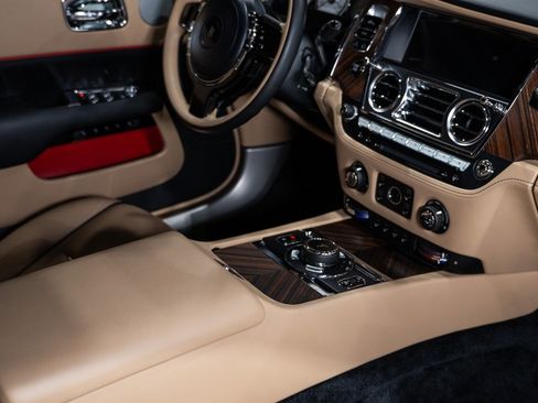 Used 2019 Rolls-Royce Wraith image 53