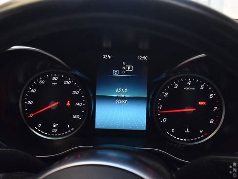 Used 2020 Mercedes-Benz C 300 4MATIC Sedan image 32