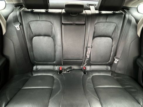 Used 2016 Jaguar XF Prestige image 19