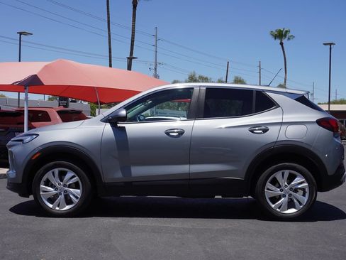 Certified 2025 Buick Encore GX Preferred AWD/4WD image 2