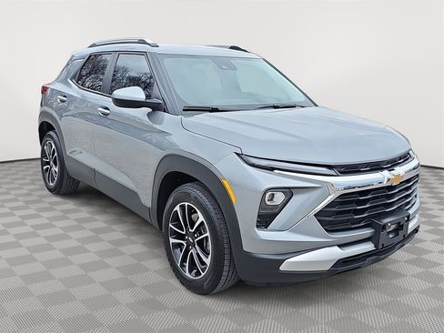 Certified 2025 Chevrolet TrailBlazer LT w/ Convenience Package image 3