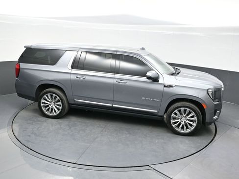 Used 2021 GMC Yukon XL Denali w/ Denali Ultimate Package AWD/4WD image 38