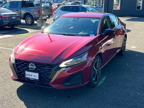 Used 2023 Nissan Altima 2.5 SR image 4