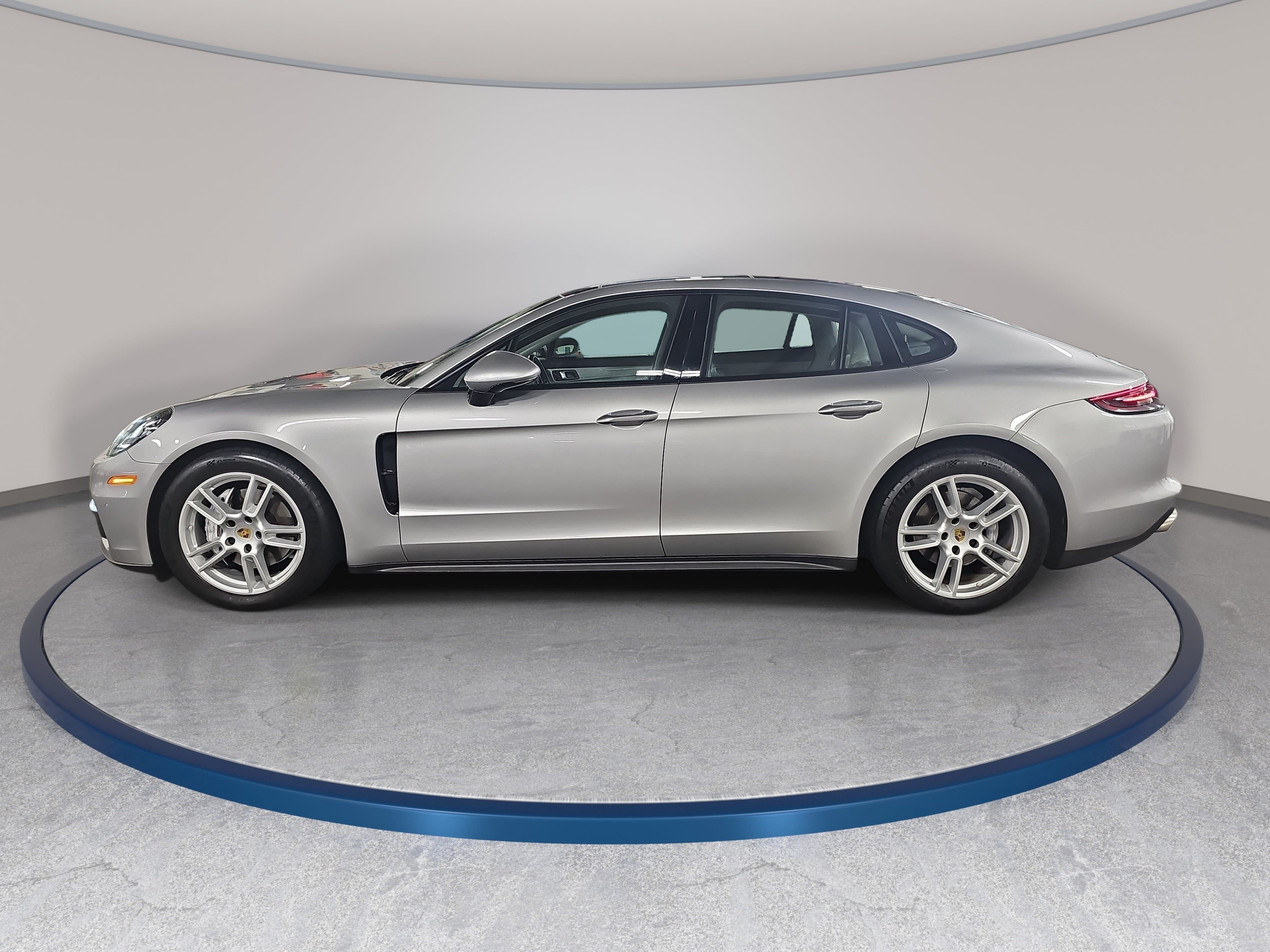 Used 2018 Porsche Panamera 4 AWD/4WD image 8