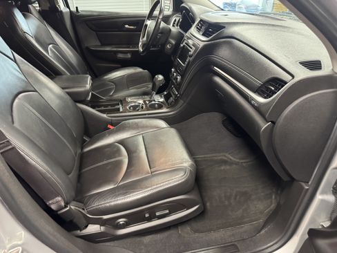 Used 2015 Chevrolet Traverse LT FWD image 11