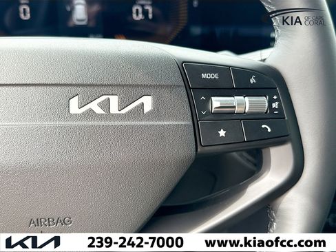 New 2026 Kia Sportage EX w/ EX Panorama Roof Package image 36