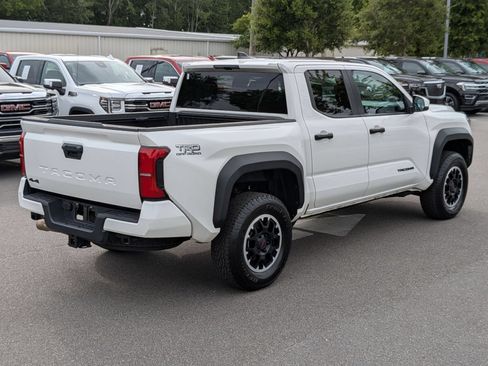 Used 2024 Toyota Tacoma TRD Off-Road AWD/4WD image 3