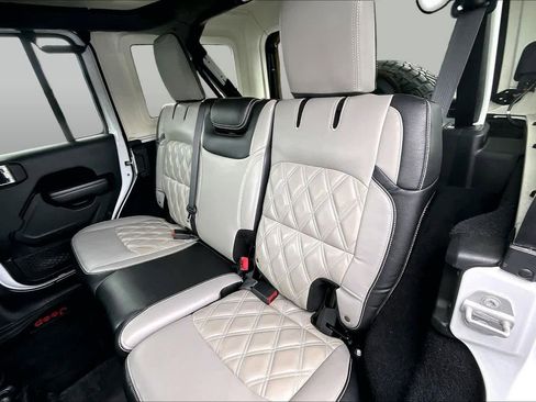 Used 2018 Jeep Wrangler Unlimited Sport S AWD/4WD image 20