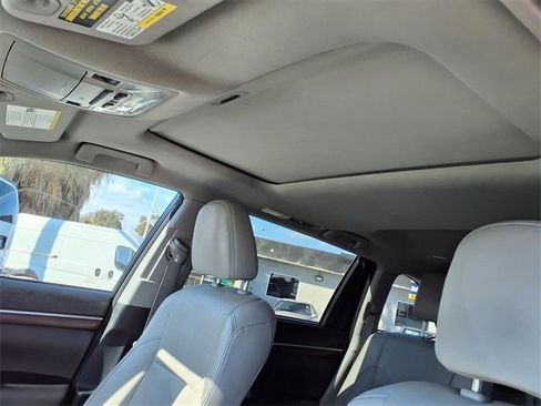 Used 2016 Toyota Highlander Limited image 13