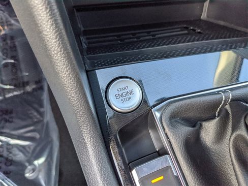 New 2025 Volkswagen Taos SE image 27