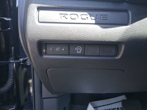 Used 2023 Nissan Rogue S FWD image 30