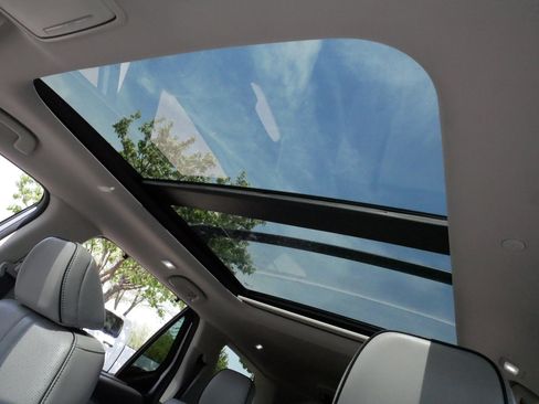 Used 2024 Honda Pilot Elite image 34
