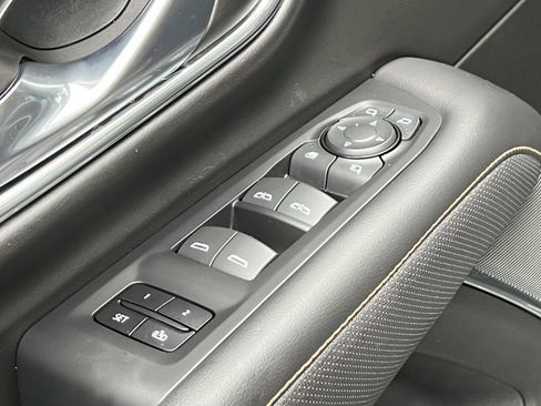 Used 2023 GMC Yukon AT4 w/ AT4 Premium Package image 21