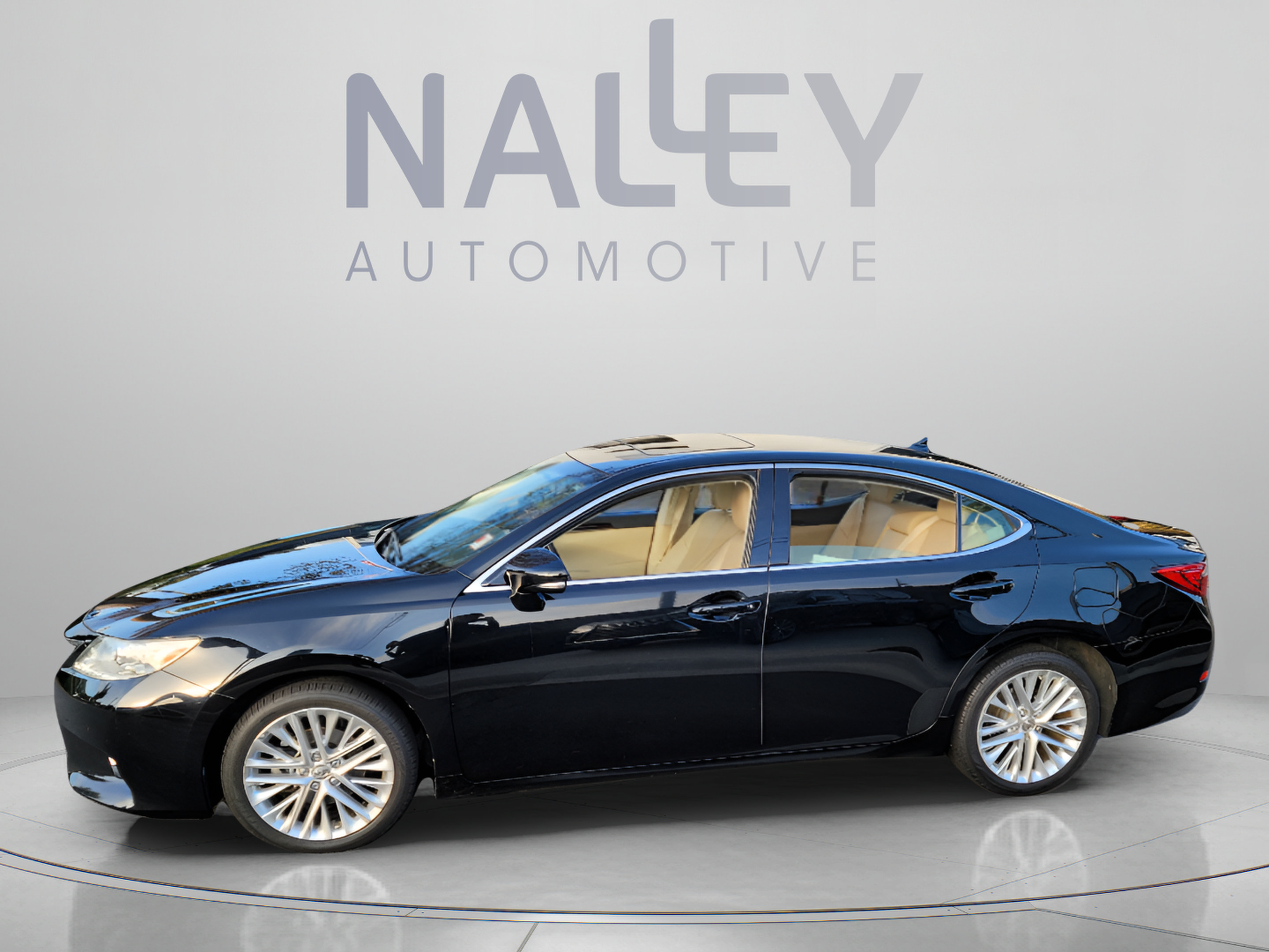 Used 2014 Lexus ES 350 w/ Luxury Package FWD image 2