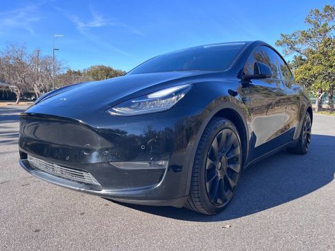 Used 2021 Tesla Model Y Long Range image 1