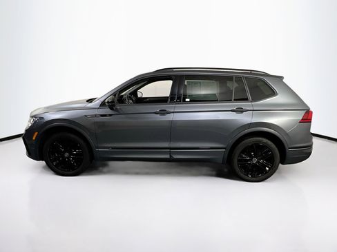Used 2022 Volkswagen Tiguan SE R-Line image 8