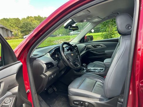 Used 2020 Chevrolet Traverse LT w/ LT Premium Package FWD image 38