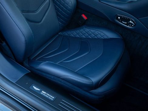 Used 2023 Aston Martin DBS Coupe image 20