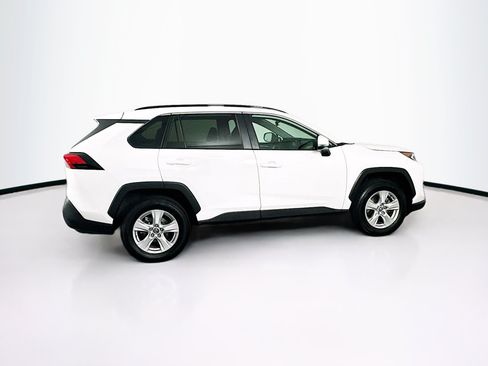 Used 2021 Toyota RAV4 XLE w/ Convenience Package FWD image 10