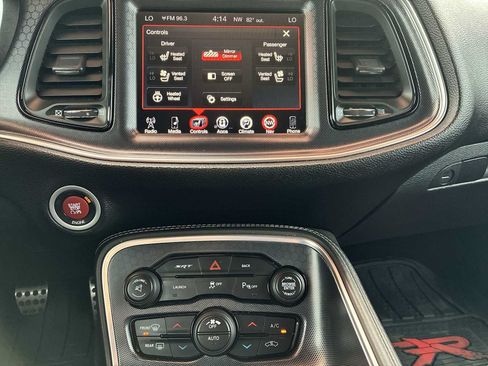 Used 2016 Dodge Challenger SRT w/ Technology Group RWD image 17