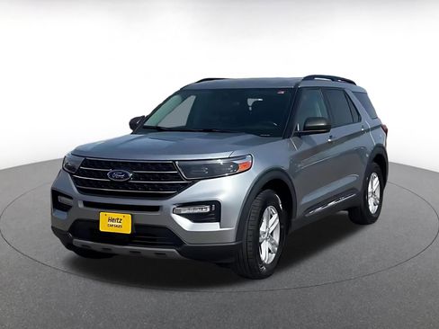 Used 2023 Ford Explorer XLT w/ Equipment Group 202A RWD image 7