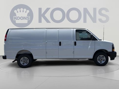 New 2026 GMC Savana 3500 Extended w/ Driver Convenience Package RWD image 8
