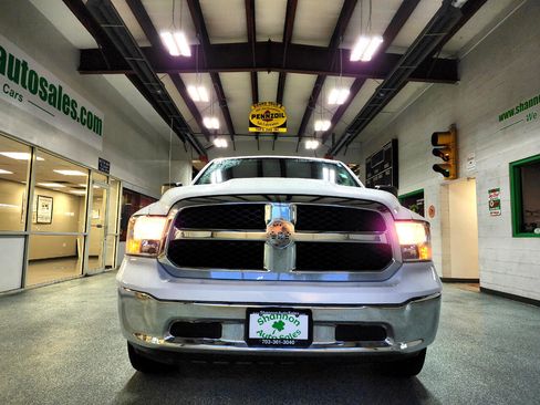 Used 2013 RAM 1500 Classic SLT w/ Premium Display Pkg image 3