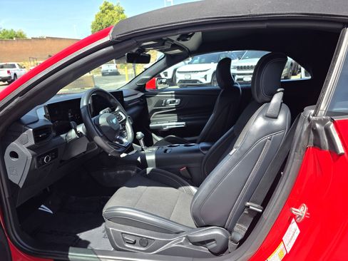 Used 2025 Ford Mustang Convertible RWD image 7