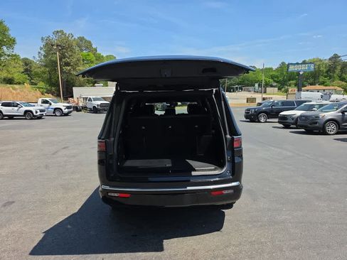 Used 2024 Jeep Wagoneer Series II w/ Flexible Seating Group image 33