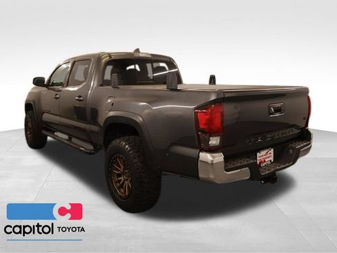 Certified 2020 Toyota Tacoma TRD Off-Road AWD/4WD image 5