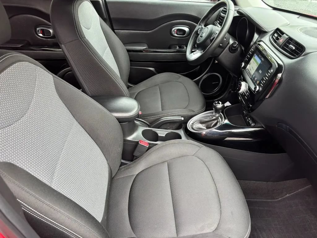 Used 2017 Kia Soul + w/ Audio Package FWD image 15