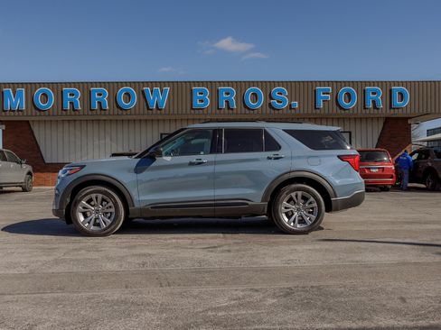 New 2026 Ford Explorer Active w/ Active Comfort Package AWD/4WD image 3